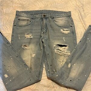 W36 L46 Woman'sY&R Distressed jeans with a faded look.Perfect condition!